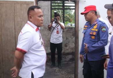 Bupati Lampung Selatan H. Nanang Ermanto Tinjau Rumah Terbakar Di Kecamatan Way Panji