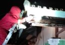 SARANG TAWON VESPA YANG MERESAHKAN WARGA JATI INDAH BERHASIL DI EVAKUASI ANGGOTA DAMKAR LAMPUNG SELATAN
