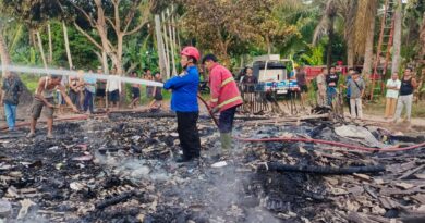 DUA RUMAH TERBAKAR DI KETAPANG BERHASIL DI PADAMKAN DAMKAR LAMPUNG SELATAN