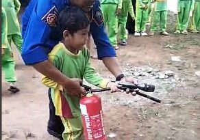 EDUKASI DINI DAMKAR DI TK JENITA KIDS, NATAR