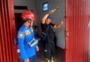 EVAKUASI PINTU “ROLLING DOOR” YANG TIDAK BISA DIBUKA DI CANDIMAS