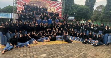 SISWA-SISWI SMPN 2 TEGINENENG RAYAKAN KELULUSAN SEKOLAH BERSAMA DAMKAR