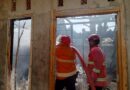 GERAK CEPAT DAMKAR LAMPUNG SELATAN PADAMKAN KEBAKARAN RUMAH WARGA DI MERAK BELANTUNG